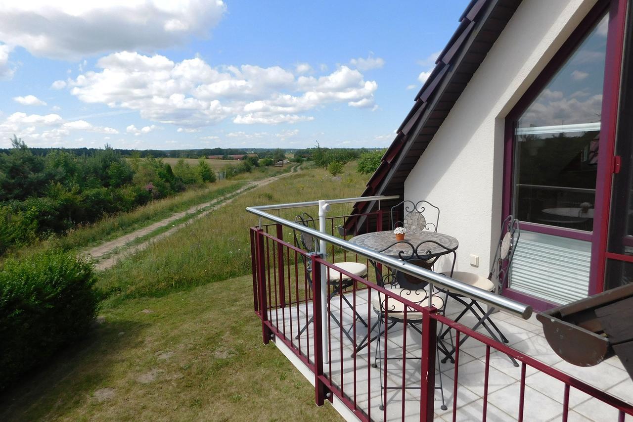 Ferienwohnungen "Am Storchennest" Göhren-Lebbin Стая снимка